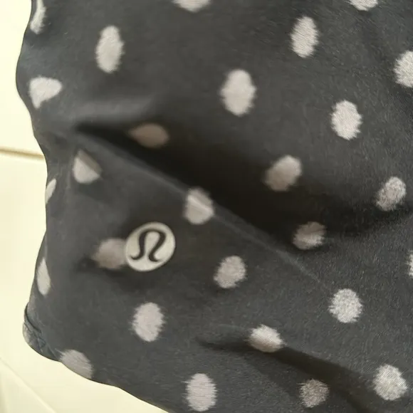 (6023) LULULEMON Go The Distance Short Sz 6 W=13&quot; REVERSIBLE