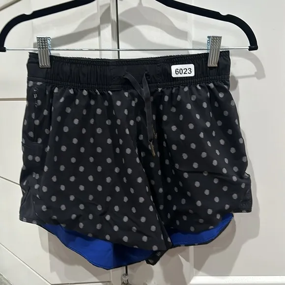 (6023) LULULEMON Go The Distance Short Sz 6 W=13&quot; REVERSIBLE