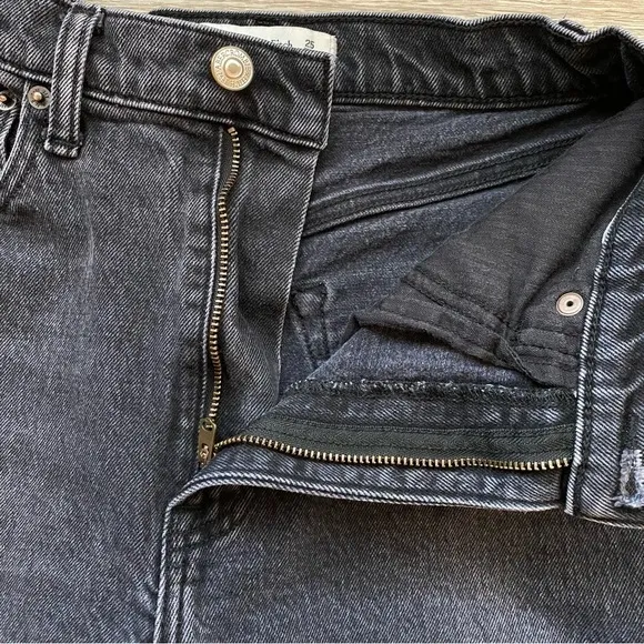 Abercrombie &amp; Fitch Ultra High Rise The Kick FlareJean Crop Black Fray 25/0