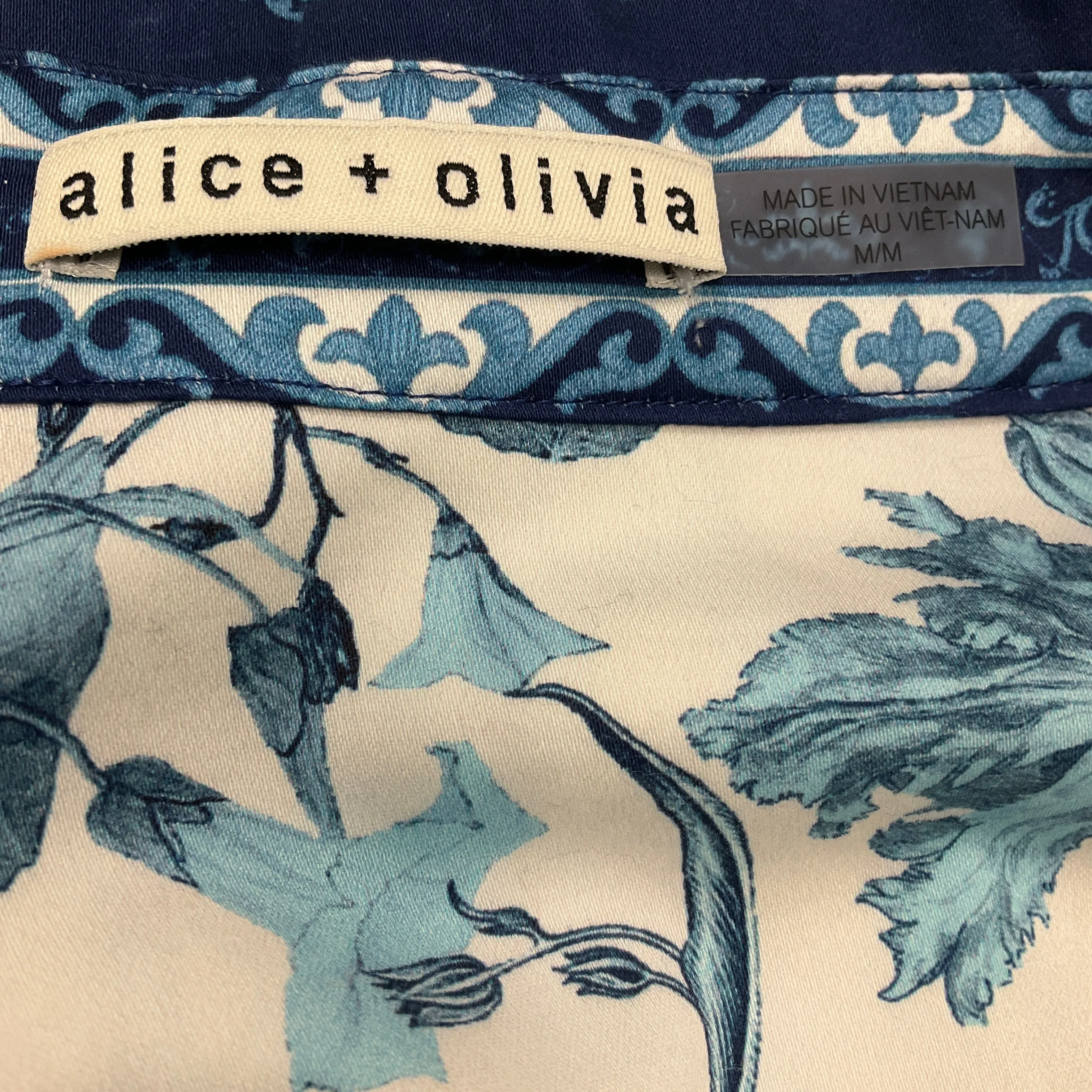 Alice   Olivia White / Blue Tanika Floral Belted Shirtdress