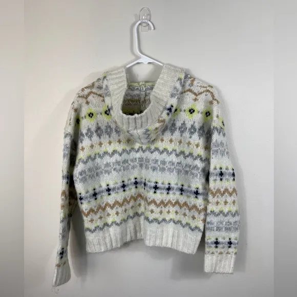 American Eagle Nordic Fair Isle KnitCropped Hooded Sweater Hoodie V-neck