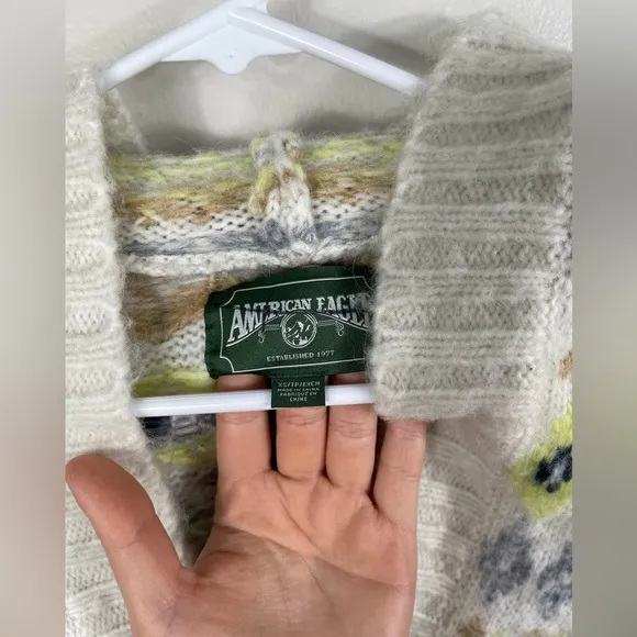 American Eagle Nordic Fair Isle KnitCropped Hooded Sweater Hoodie V-neck