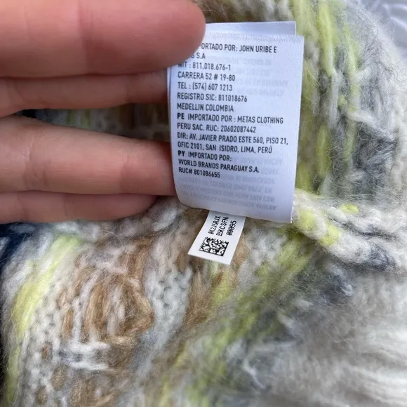 American Eagle Nordic Fair Isle KnitCropped Hooded Sweater Hoodie V-neck