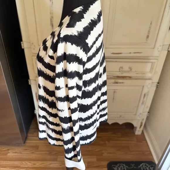 CHICO'S Black &amp; White Boldness! Jacket