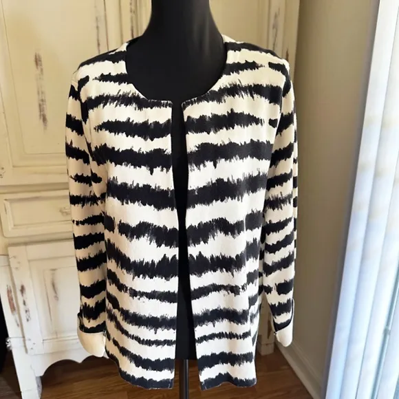 CHICO'S Black &amp; White Boldness! Jacket