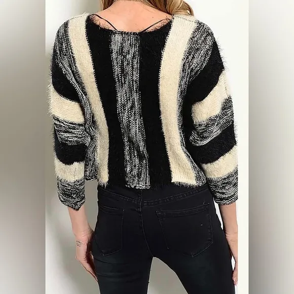 COPY - Hem and Thread Cropped Sweater Top