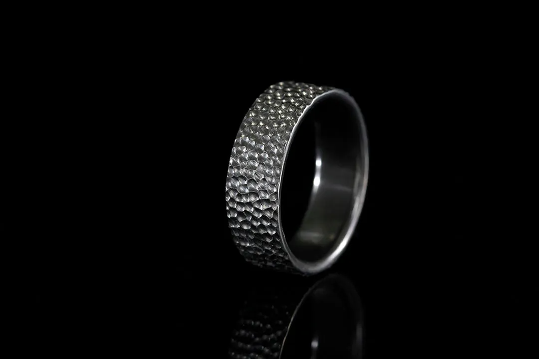 CRATER TEXTURED ZIRCONIUM RING