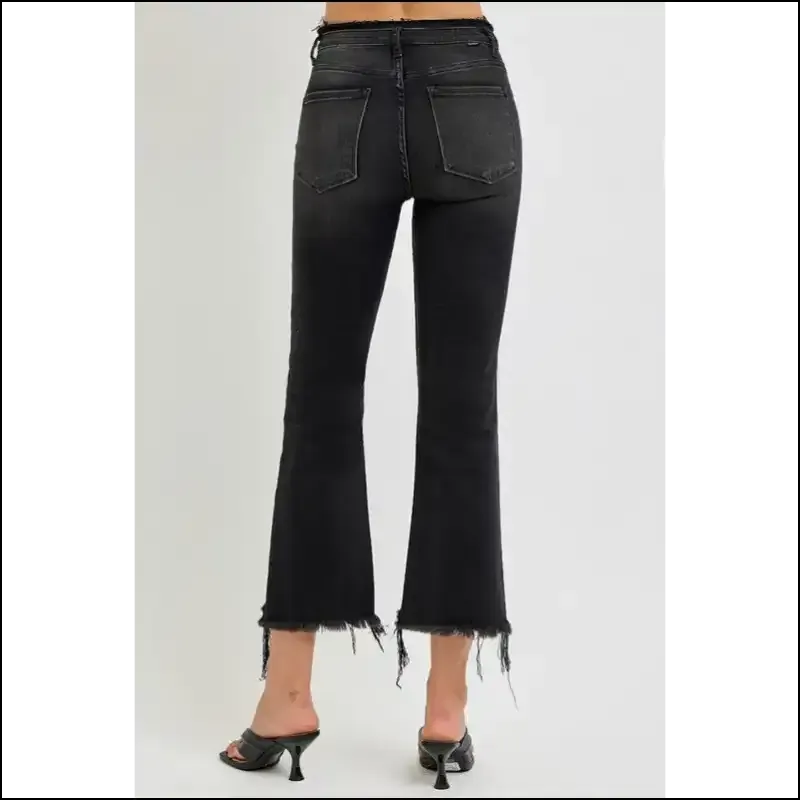Cropped Flare Jeans that Make your Inner Fashionista Scream Yas Queen! 👑✨