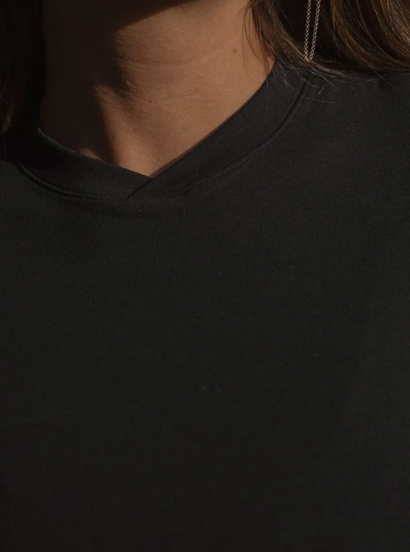 CROPPED T-SHIRT  - BLACK