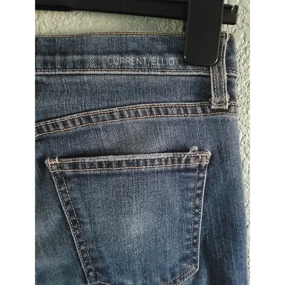 Current/Elliot | &quot;The Cropped Straight&quot; Release Hem Distressed Jeans