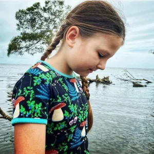 DUNS Sweden Kids Linnaea and Mushroom T-shirt - Black (Only 2 left! 3-4 & 4-5y)