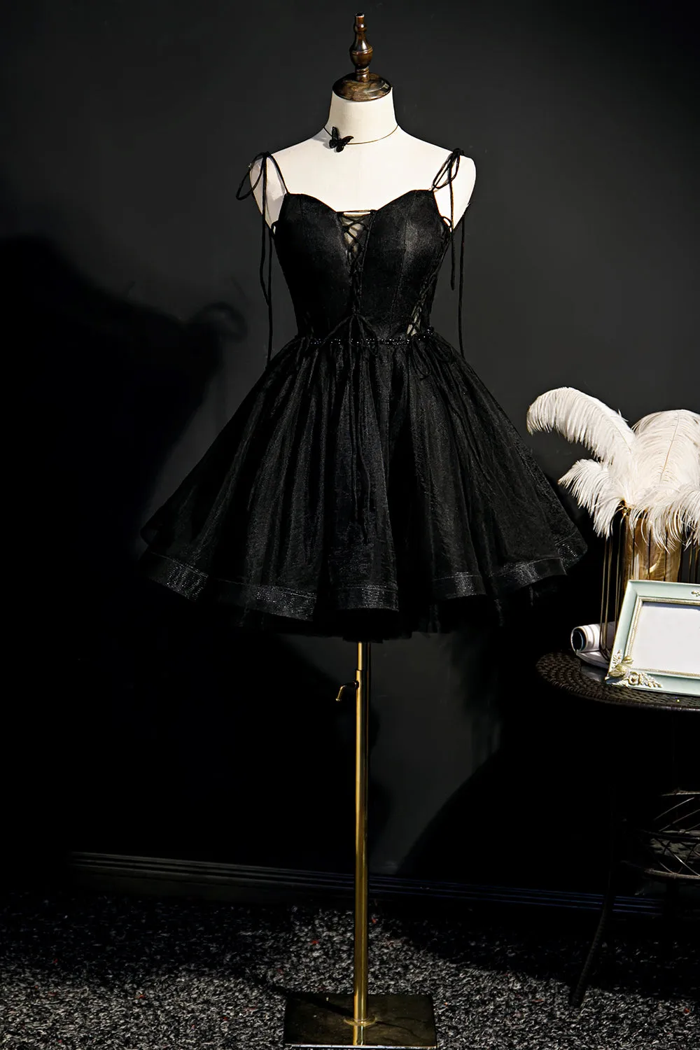 Elegant Spaghetti Straps Tulle Short Homecoming Dresses