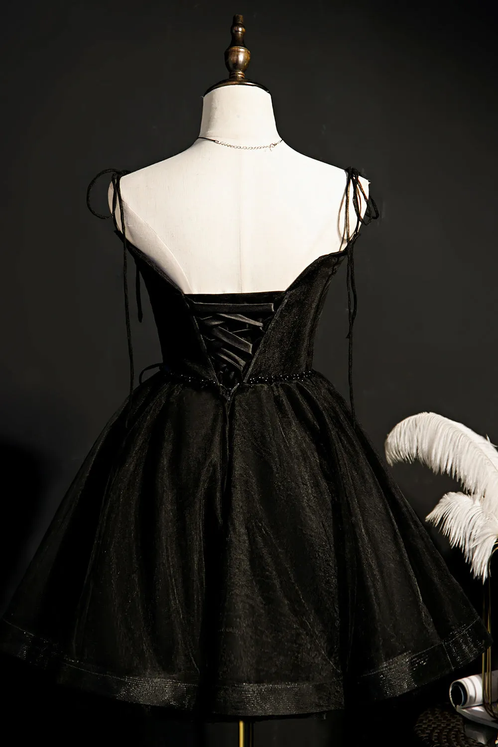 Elegant Spaghetti Straps Tulle Short Homecoming Dresses