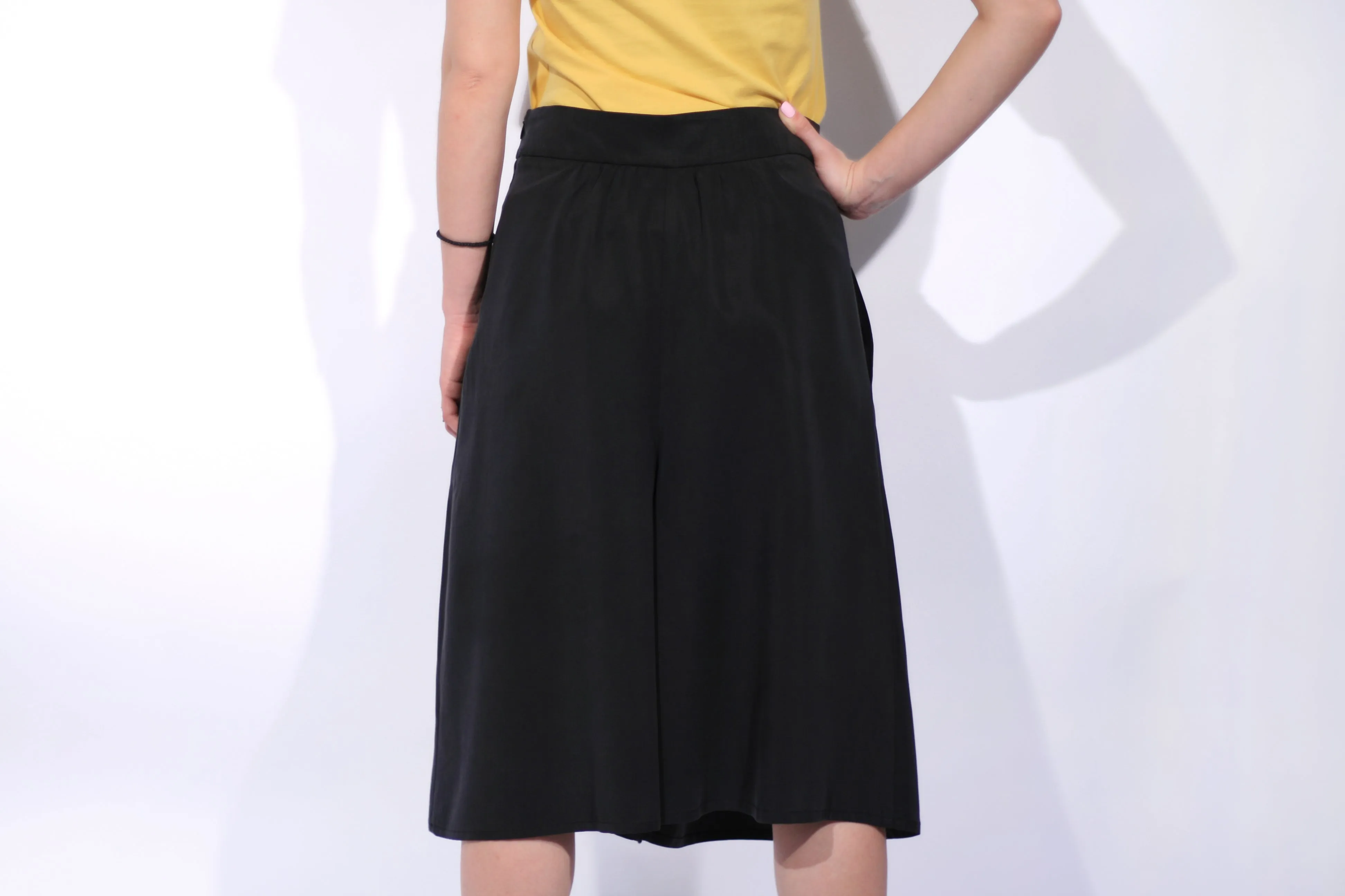 Eve Gravel Lanterne Shorts