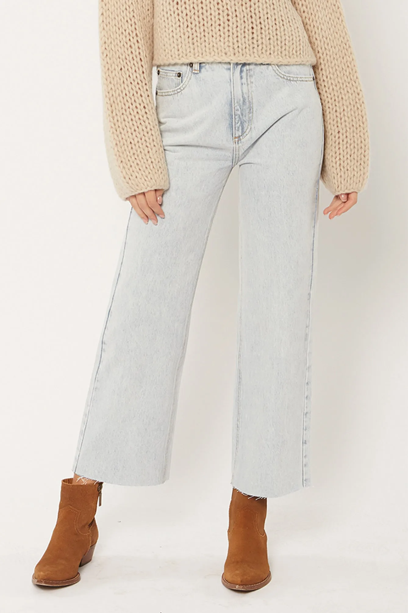 GABI CROP FLARE WVN DENIM PANT