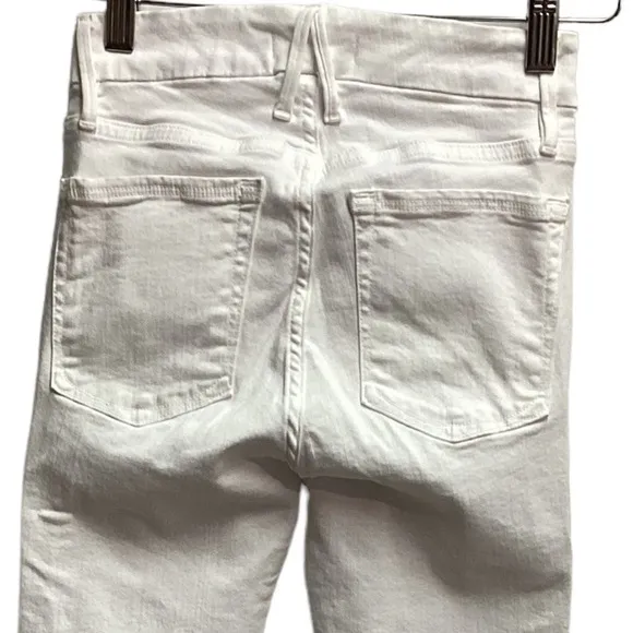 Good AmericanThese high-rise cropped jeans feature stretch, flat-tummy s…