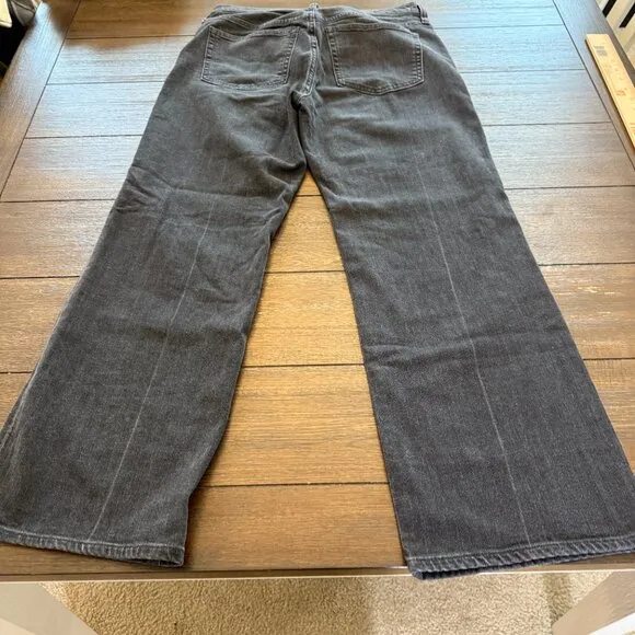 J. Crew High-rise cropped kickout jean in 1996 semi-stretch Size 27