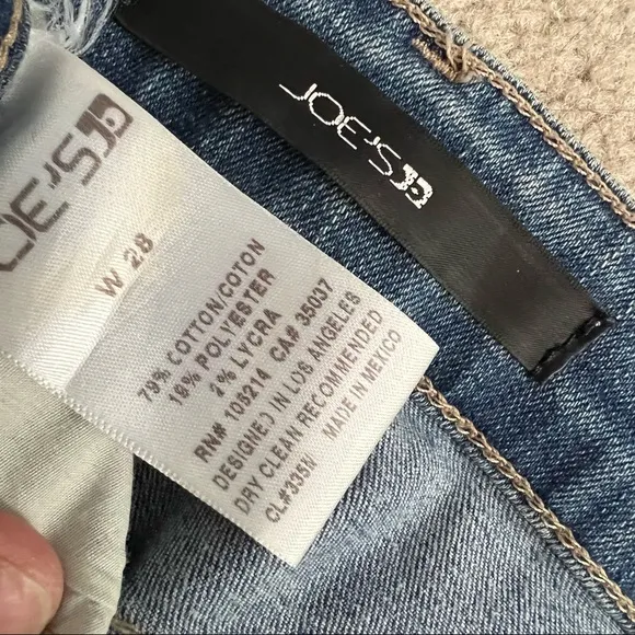 Joe’s Jeans Gillian Cropped Jeans in Light / Medium Vintage Wash