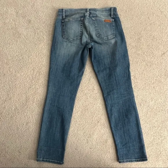 Joe’s Jeans Gillian Cropped Jeans in Light / Medium Vintage Wash