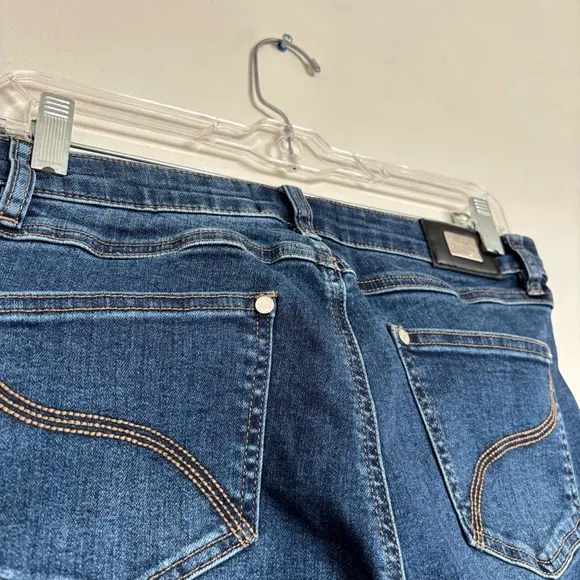 Joseph Ribkoff Cropped Pearl Embellished Jeans Size 8 Slim Fit Stretch