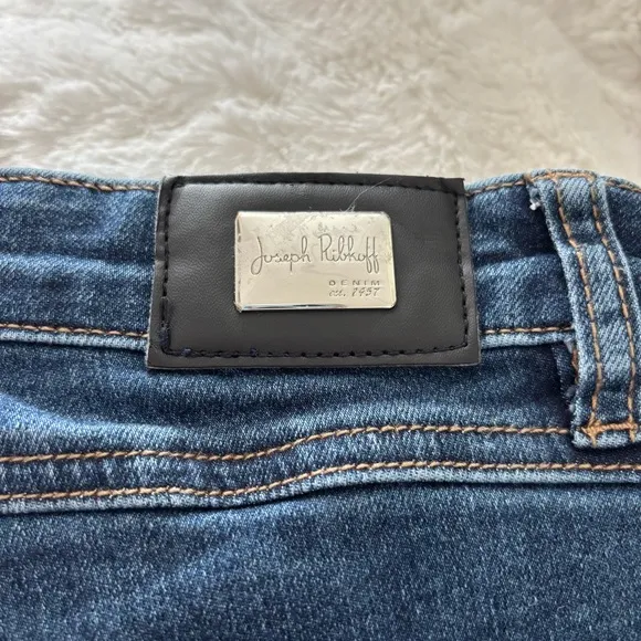 Joseph Ribkoff Cropped Pearl Embellished Jeans Size 8 Slim Fit Stretch