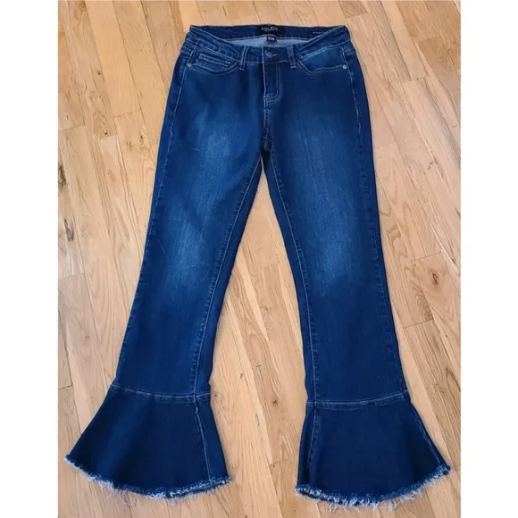 Judy Blue Crop Flare Fit Ruffle Hem Jeans Blue Size 26