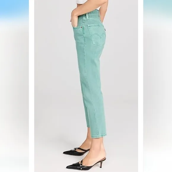 LEVI 501 Cropped Jeans - Women's 26&quot; 🆕