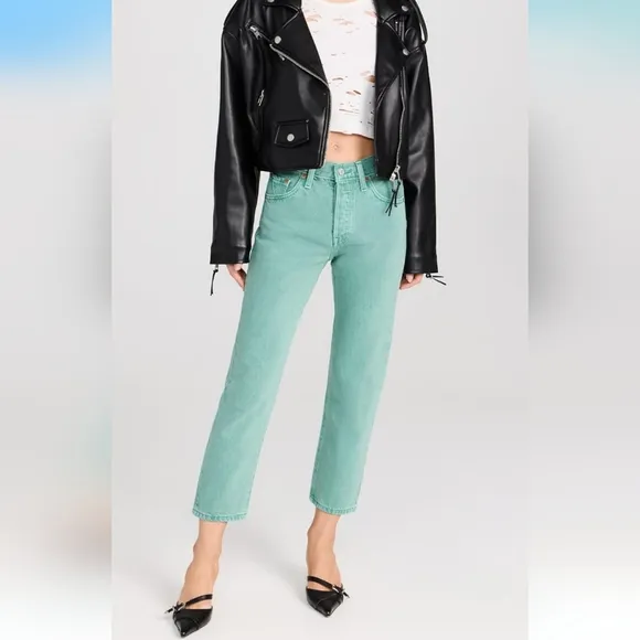 LEVI 501 Cropped Jeans - Women's 26&quot; 🆕
