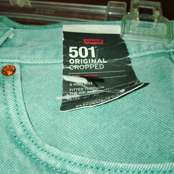 LEVI 501 Cropped Jeans - Women's 26&quot; 🆕