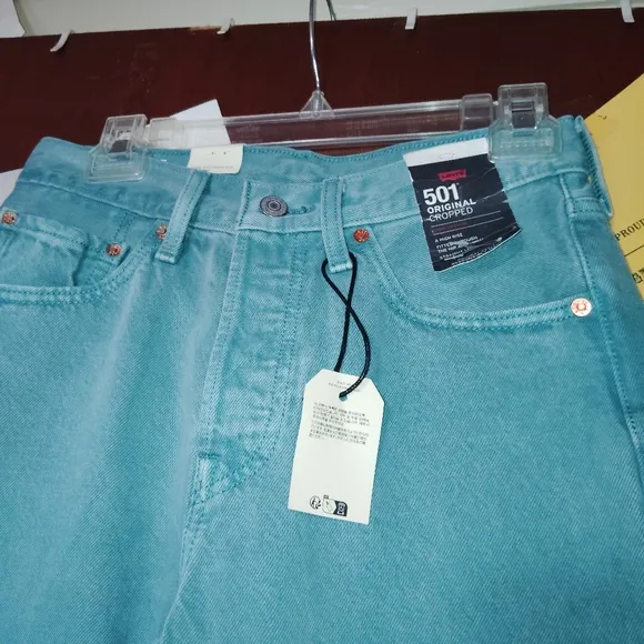 LEVI 501 Cropped Jeans - Women's 26&quot; 🆕