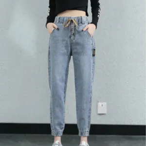 Lucrezia - Casual women's jeans with adjustable drawstring.