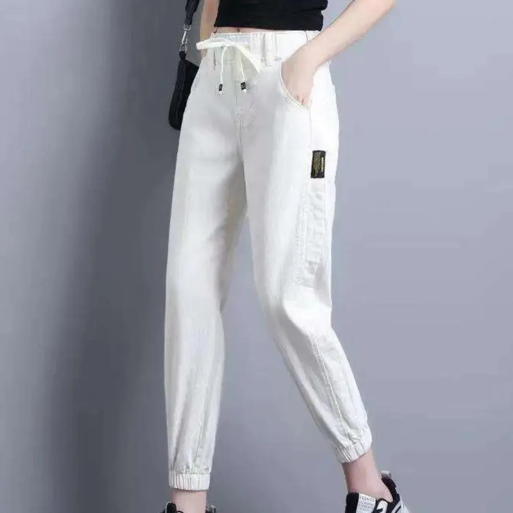 Lucrezia - Casual women's jeans with adjustable drawstring.