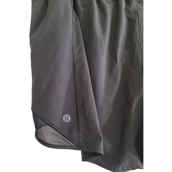 Lululemon Hotty Hot Shorts in Black Baylor University Logo 14 3.5&quot; inseam