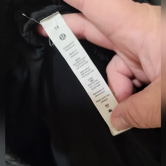 Lululemon Hotty Hot Shorts in Black Baylor University Logo 14 3.5&quot; inseam