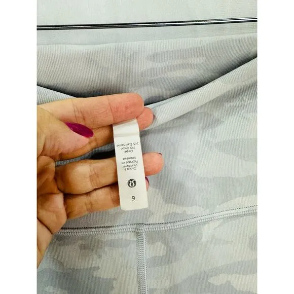 Lululemon Wunder Under Short 10&quot; Ribbed Incognito Camo White Bike Shorts size 6