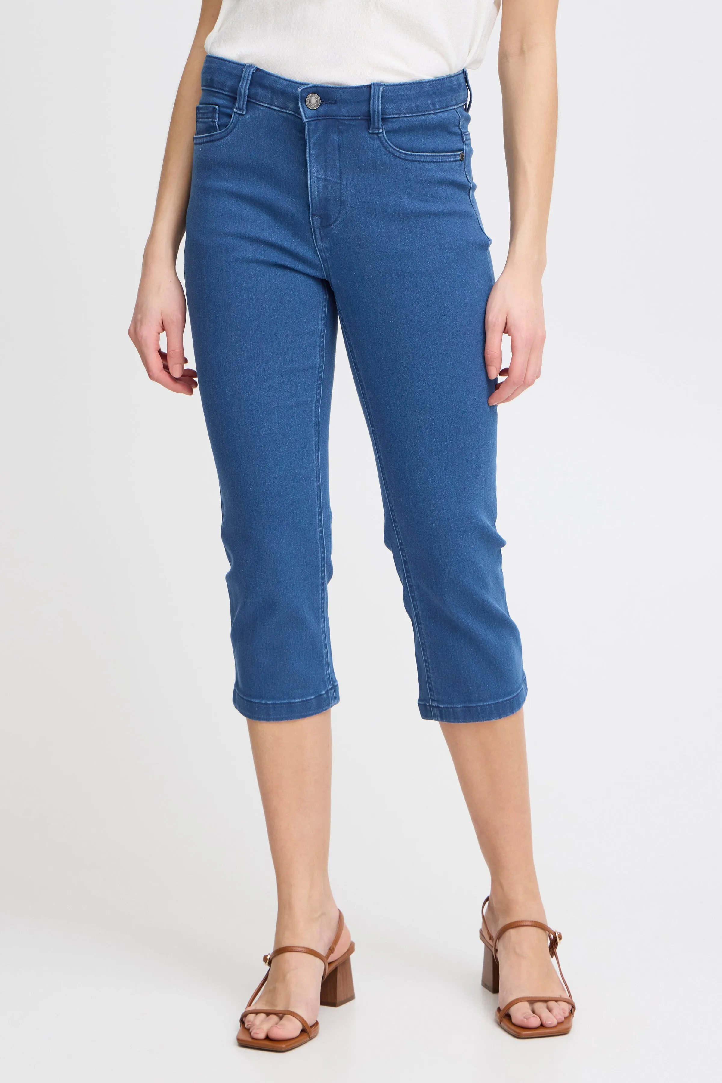 Luxe Elli Cropped Jean | Mid Blue Denim