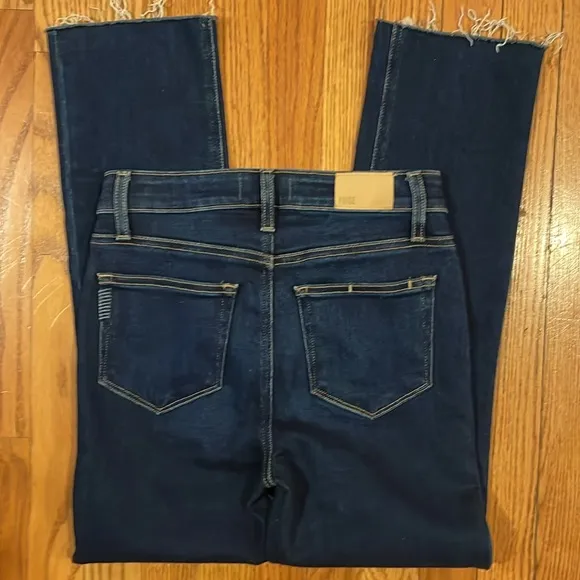 NEW | PAIGE CINDY‎ CROPPED RAW HEM JEANS IN UNPLUGGED DARK WASH SIZE 25