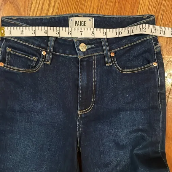 NEW | PAIGE CINDY‎ CROPPED RAW HEM JEANS IN UNPLUGGED DARK WASH SIZE 25