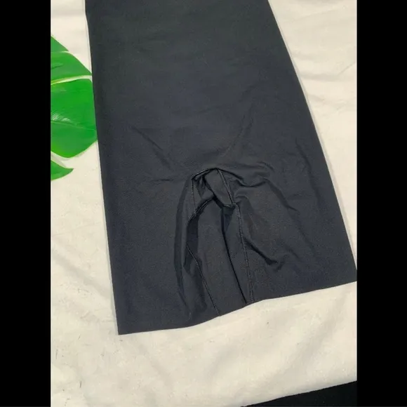 NEW Spanx Thinstincts High Waist Mid-Thigh Shorts Black [SZ‎ Small ]