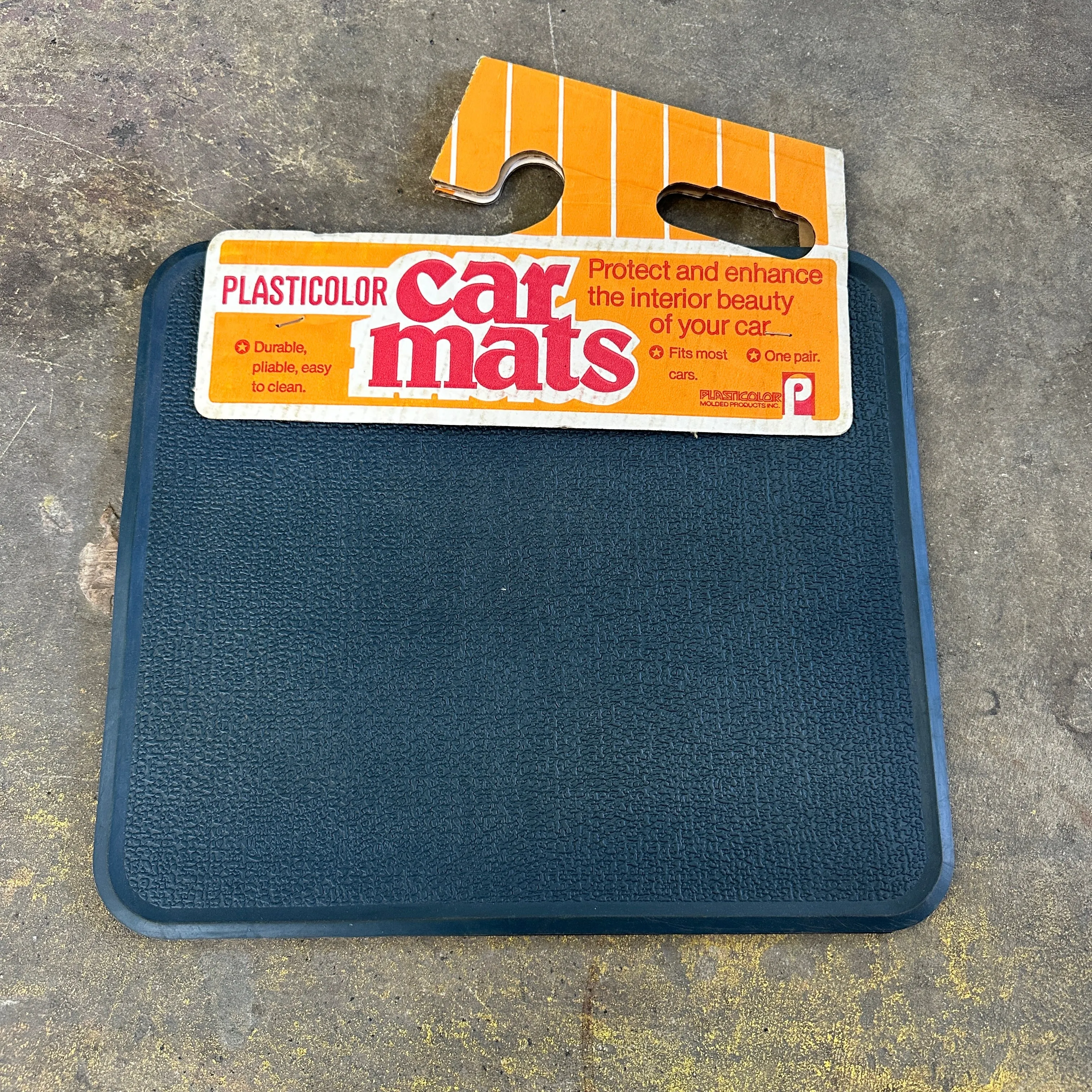 NOS Textured Rear Floor Mats - Plasticolor