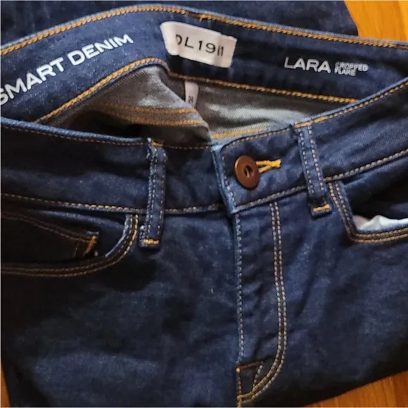NWOT DL 1961 Lara Cropped Flare Dark Wash Jeans Size 24