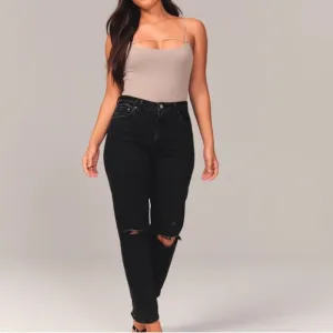 NWT Abercrombie &amp; Fitch The Mom High Rise Jeans Size 29