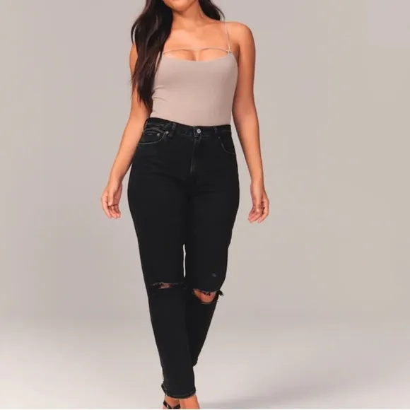 NWT Abercrombie &amp; Fitch The Mom High Rise Jeans Size 29