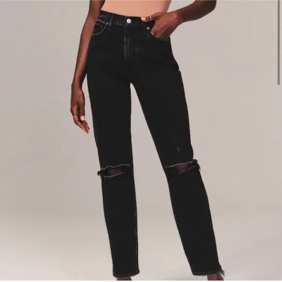 NWT Abercrombie &amp; Fitch The Mom High Rise Jeans Size 29