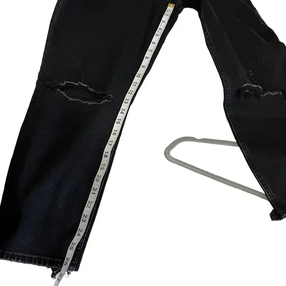 NWT Abercrombie &amp; Fitch The Mom High Rise Jeans Size 29