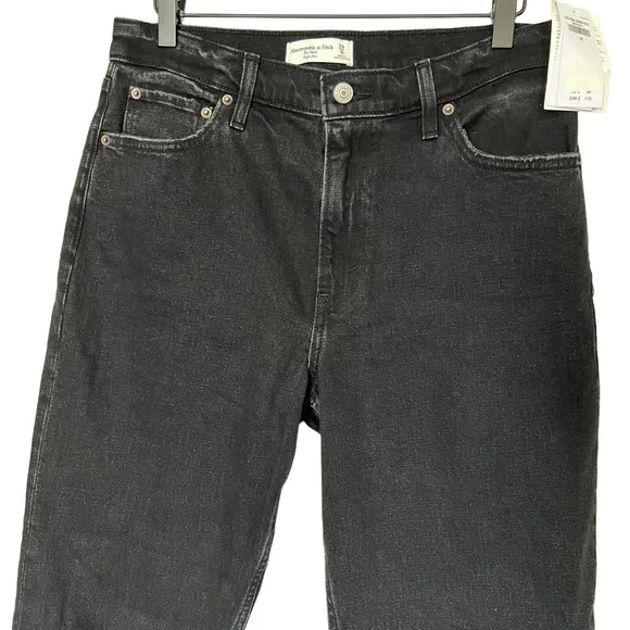 NWT Abercrombie &amp; Fitch The Mom High Rise Jeans Size 29