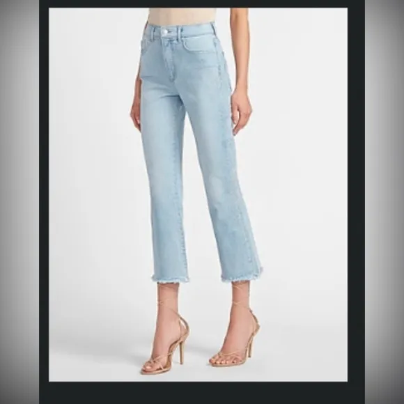 NWT Express High Waisted Faded Frayed Hem Cropped Flare Jeans. Size 12.