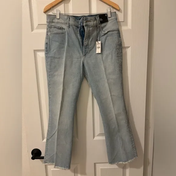 NWT Express High Waisted Faded Frayed Hem Cropped Flare Jeans. Size 12.