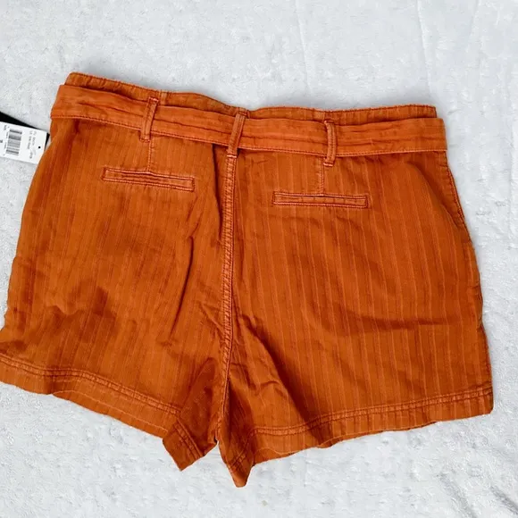 NWT- KUT FROM THE KLOTH Justine Belted Trouser Shorts in Burnt Orange