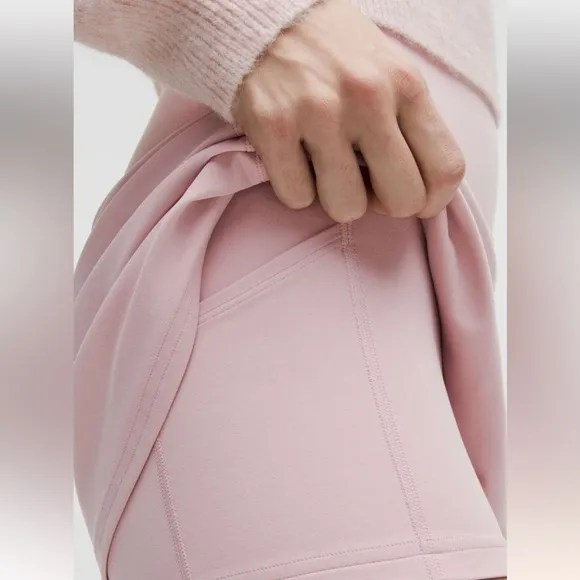NWT! 🍋🍋Lululemon Align High Rise Skirt 🍋🍋. Size 10. Color Pink Haze.
